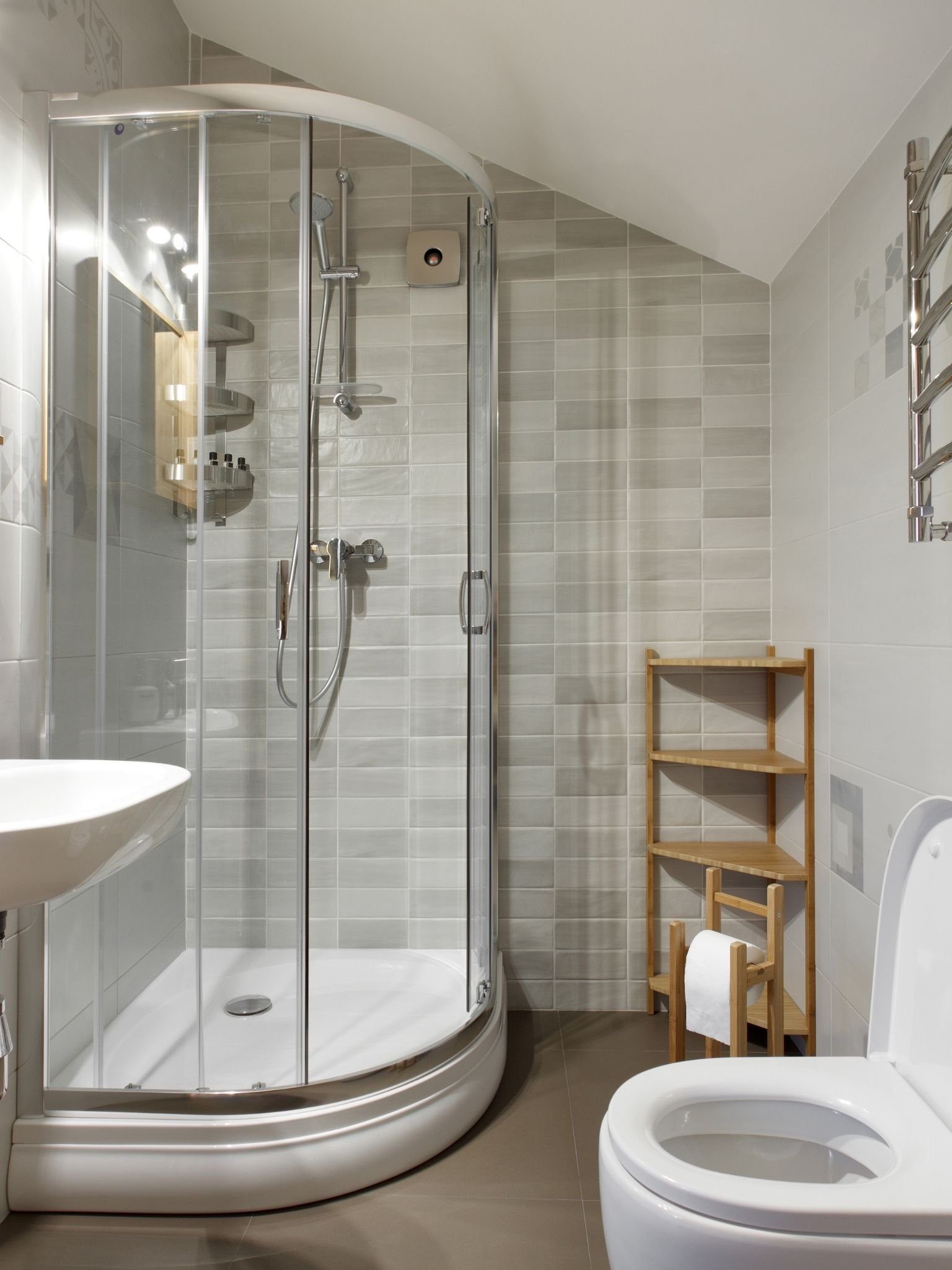 complete bathroom fitter TW12 1NR